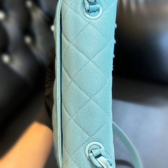 CHANEL My Everything Gradient Blue Ombre Shaded Quilted Caviar Medium Flap Bag - Picture 6 of 16